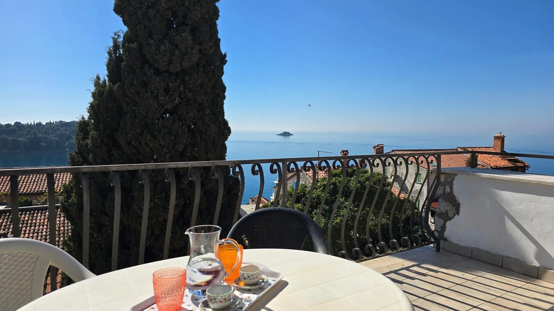 La Vista - Sea View Apartments Ровинь
